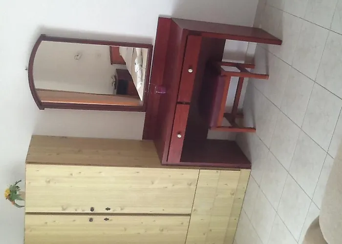 מלון דירות Alkmini 3*