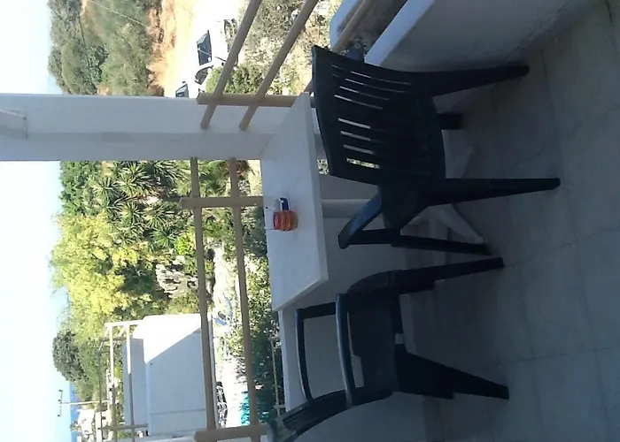 Apart Otel Alkmini 3*