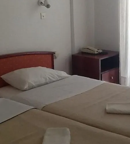 Alkmini מלון דירות 3*