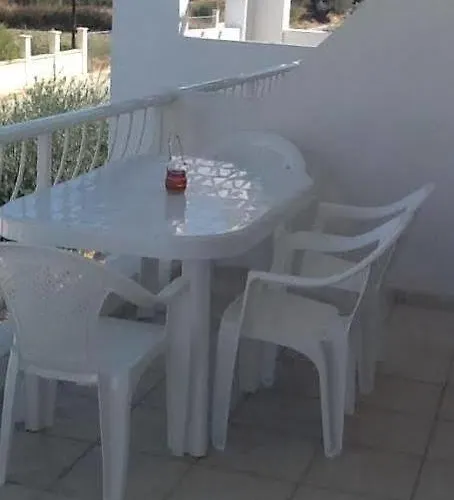 Alkmini מלון דירות 3*